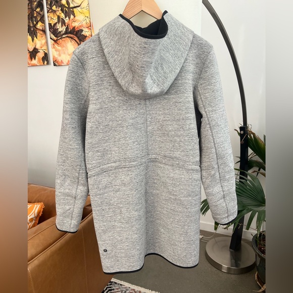 Lululemon City Bound Wrap - Picture 4 of 7